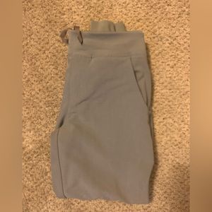 Women’s Figs Dark Space Gray Zamora Jogger Scrub Pants in size small petite